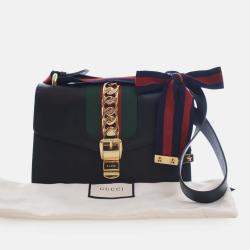 مملوكة مسبقًا Gucci Black Small Leather Sylvie Web Satchel