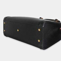 مملوكة مسبقًا حقيبة يد غوتشي ديانا صغيرة جلد دالر محكم رمادي مغبر أسود