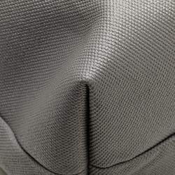 مملوكة مسبقًا حقيبة توت غوتشي كانفاس رمادي أبيض بشعار بارز