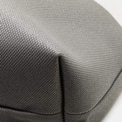 مملوكة مسبقًا حقيبة توت غوتشي كانفاس رمادي أبيض بشعار بارز