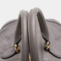 مملوكة مسبقًا Gucci Grey Medium GG Matelasse Leather Duffle Bag