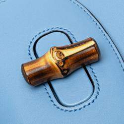 مملوكة مسبقًا حقيبة غوتشي زرقاء صغيرة جلد عجول بسقف خيزران