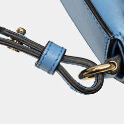 مملوكة مسبقًا حقيبة غوتشي زرقاء صغيرة جلد عجول بسقف خيزران