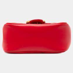 مملوكة مسبقًا حقيبة كروس غوتشي جي جي مارمونت جلد ماتيلاسي أحمر صغيرة