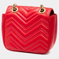 مملوكة مسبقًا حقيبة كروس غوتشي جي جي مارمونت جلد ماتيلاسي أحمر صغيرة