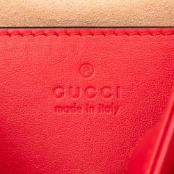 مملوكة مسبقًا حقيبة كروس غوتشي جي جي مارمونت جلد ماتيلاسي أحمر صغيرة