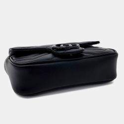 Pre Owned Gucci Black Leather GG Marmont Belt Bag (699757)