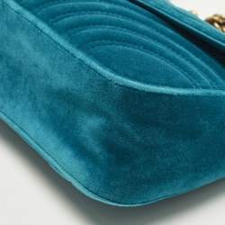 مملوكة مسبقًا حقيبة غوتشي جي جي مارمونت مخمل ماتيلسي أزرق صغيرة بحمالة كتف قابلة للطي