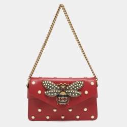 مملوكة مسبقًا Gucci Bee Pearl Studded Queen Margaret Broadway Mini Red Leather Crossbody Bag