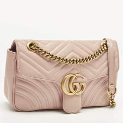 مملوكة مسبقًا حقيبة كتف غوتشي GG مارمونت مخمل ماتلاسي أرجواني صغيرة 