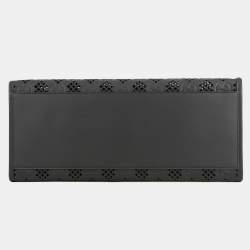 مملوكة مسبقًا حقيبة يد غوتشي بجلد أسود مزخرفة مع تفريغات بحجم متوسط