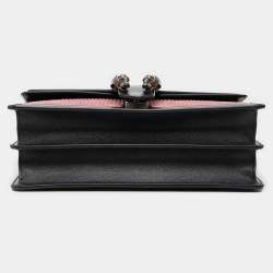 مملوكة مسبقًا حقيبة كتف غوتشي ديونيسوس كوردروي ثنائية اللون صغيرة أسود زهري