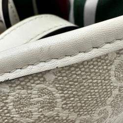 Pre Owned Gucci Gg Emblem Small Bucket Bag White Leather