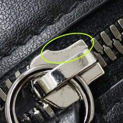 مملوكة مسبقًا حقيبة كاميرا صغيرة غوتشي جي جي مارمونت جلد أسود مبطن مع سلسلة