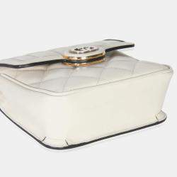 مملوكة مسبقًا حقيبة غوتشي ديكو صغيرة بسلاسل جلد عجل مبطن أبيض