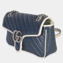 مملوكة مسبقًا Gucci Navy White Calfskin Matelasse Diagonal Torchon Medium GG Marmont Bag