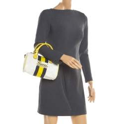 مملوكة مسبقًا حقيبة غوتشي جوي بوسطن صغيرة جلد وكانفاس سوبريم GG صفراء/ بيضاء