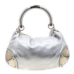 مملوكة مسبقًا حقيبة غوتشي بابوسكا أندي متوسطة جلد فضية ميتالك