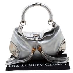 مملوكة مسبقًا حقيبة غوتشي بابوسكا أندي متوسطة جلد فضية ميتالك