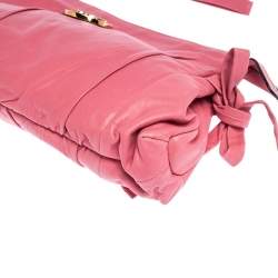 مملوكة مسبقًا Gucci Pink Leather Large Hysteria Clutch