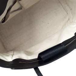 مملوكة مسبقًا حقيبة غوتشي سوينغ جلد سوداء صغيرة