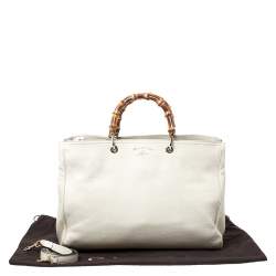 مملوكة مسبقًا حقيبة يد غوتشي شوبر بامبو جلد عاجية