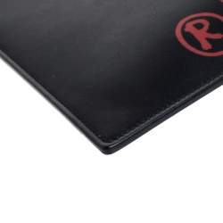 مملوكة مسبقًا Gucci Black Leather Ghost Zip Pouch