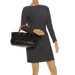 مملوكة مسبقًا حقيبة يد غوتشي بامبو متوسطة جلد سوداء