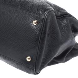 مملوكة مسبقًا حقيبة يد غوتشي بامبو متوسطة جلد سوداء