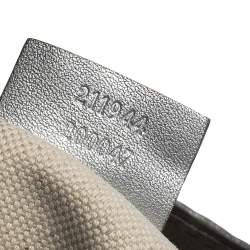 مملوكة مسبقًا حقيبة يد غوتشي سوكي متوسطة جلد غوتشيسيما فضية ميتالك