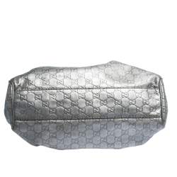 مملوكة مسبقًا حقيبة يد غوتشي سوكي متوسطة جلد غوتشيسيما فضية ميتالك