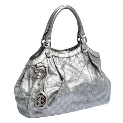 مملوكة مسبقًا حقيبة يد غوتشي سوكي متوسطة جلد غوتشيسيما فضية ميتالك