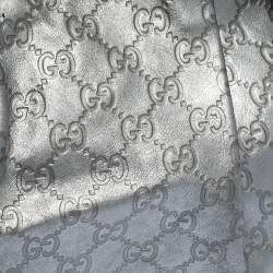 مملوكة مسبقًا حقيبة يد غوتشي سوكي متوسطة جلد غوتشيسيما فضية ميتالك