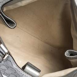 مملوكة مسبقًا حقيبة يد غوتشي سوكي متوسطة جلد غوتشيسيما فضية ميتالك