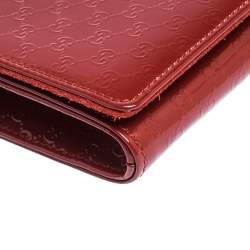 مملوكة مسبقًا Gucci Red Microguccissima Patent Leather Small Broadway Clutch