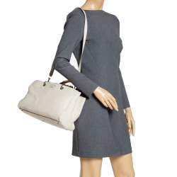 Pre Owned Gucci Ivory Grained Leather Medium Bamboo Shopper Tote