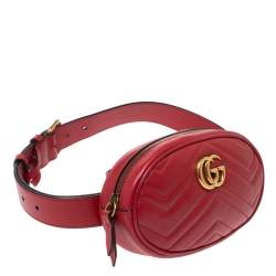 مملوكة مسبقًا Gucci Red Matelassé Leather GG Marmont Belt Bag