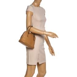 مملوكة مسبقًا Gucci Tan Leather Mini Dome Satchel