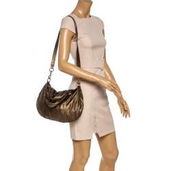 مملوكة مسبقًا حقيبة غوتشي صغيرة هيستريا جلد غوتشيسيما اخضر زيتوني ميتاليك