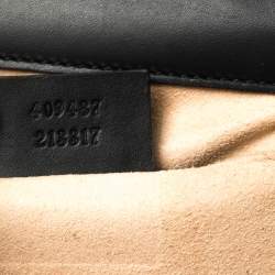 مملوكة مسبقًا حقيبة كتف غوتشي جلد غوتشيسيما صغيرة بقفل