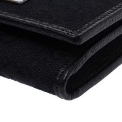 مملوكة مسبقًا محفظة بطاقات غوتشي كانفاس جي جي أسود بقلاب