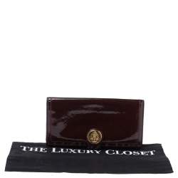 مملوكة مسبقًا محفظة غوتشي هيستريا جلد عنابي لامع بقلاب