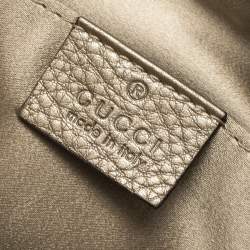 مملوكة مسبقًا حقيبة كلتش غوتشي "سينا" صغيرة دلاية شراشيب جلد ذهبي ميتاليك