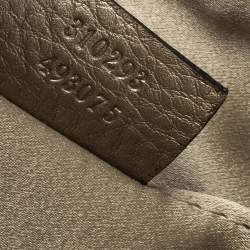 مملوكة مسبقًا حقيبة كلتش غوتشي "سينا" صغيرة دلاية شراشيب جلد ذهبي ميتاليك