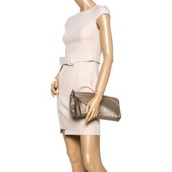 مملوكة مسبقًا حقيبة كلتش غوتشي "سينا" صغيرة دلاية شراشيب جلد ذهبي ميتاليك