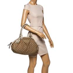 مملوكة مسبقًا Gucci Beige/Cream GG Canvas and Leather Medium Sukey Hobo