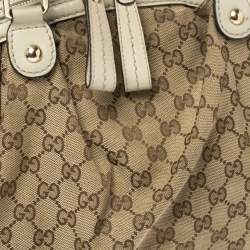 مملوكة مسبقًا Gucci Beige/Cream GG Canvas and Leather Medium Sukey Hobo