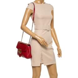 مملوكة مسبقًا Gucci Red Matelasse Leather Medium GG Marmont Shoulder Bag