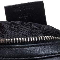 مملوكة مسبقًا حقيبة هوبو غوتشي سحاب علوي جلد سوداء