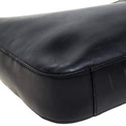 مملوكة مسبقًا حقيبة هوبو غوتشي سحاب علوي جلد سوداء